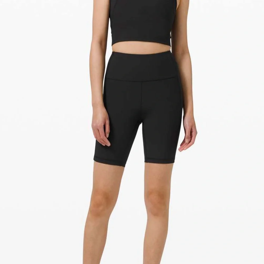 Lululemon Ribbed Countoured Shorts - Picture 3 of 9